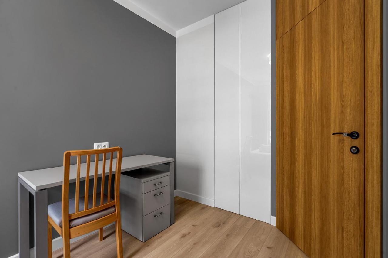 Lotnisko Chopina Modern Apartment Warsaw Luaran gambar