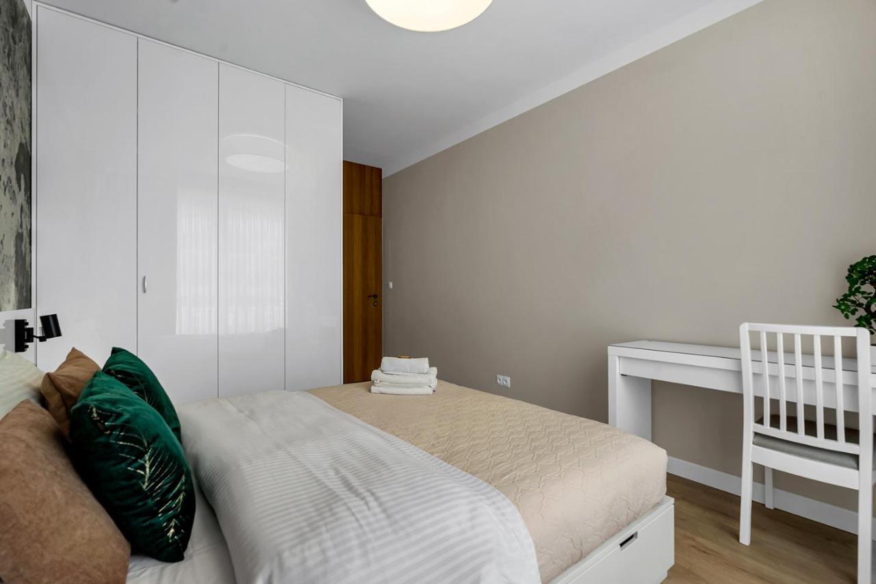 Lotnisko Chopina Modern Apartment Warsaw Luaran gambar